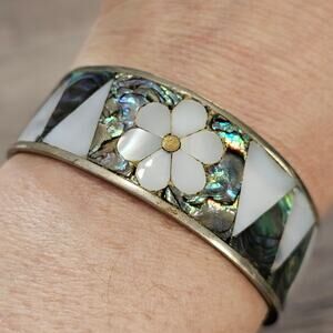 Vintage Alpaca Silver & Abalone Cuff Bracelet with Mother of Pearl Flower Inlaid